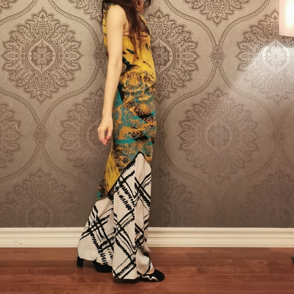 BNWT MADE in UK BOUTIQUE SILK DRESS - Picture 4 of 10